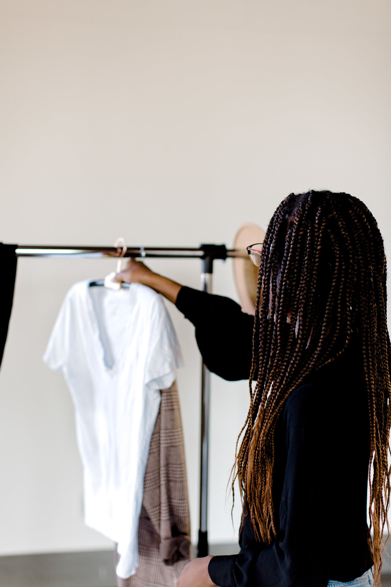 Best & Worst Fabrics to Wear in The Summer